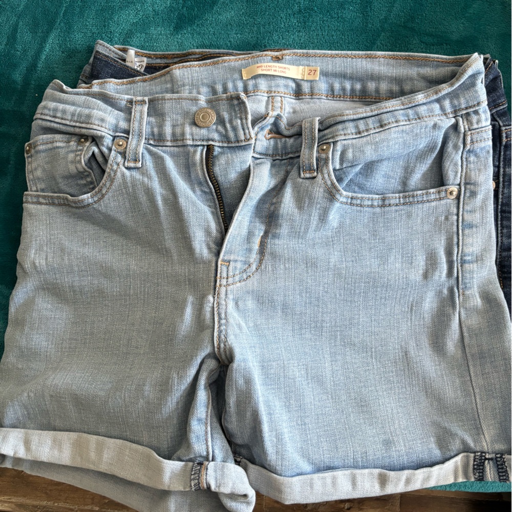 Levi’s midi shorts